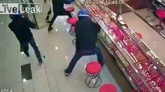 Не умеешь грабить - не берись! - смотреть видео (0:42)