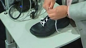 Как правильно завязывать шнурки - смотреть видео (2:44)