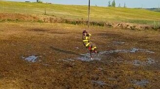 Катание на пожарном шланге - смотреть видео (1:13)