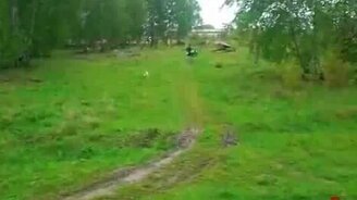 Прыжок на мотоцикле с коляской - смотреть видео (0:59)