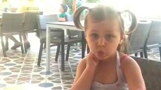 Жадная девочка и колбаса - смотреть видео (0:40)