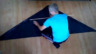 Делаем большого воздушного змея - смотреть видео (6:40)