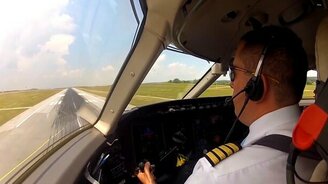 Сложные посадки глазами пилотов - смотреть видео (4:13)