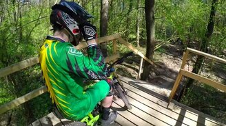 На велике по лесу - смотреть видео (1:33)