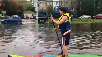 Пловец на проезжей части - смотреть видео (0:38)