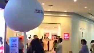 Промоутер-трюкач - смотреть видео (0:10)