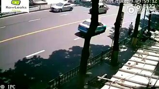 Строптивый скутер - смотреть видео (0:41)