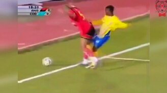 Футболист без совести - смотреть видео (0:07)