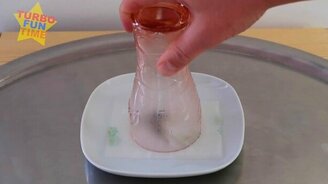 Опыты, которые может повторить ребёнок - смотреть видео (1:45)