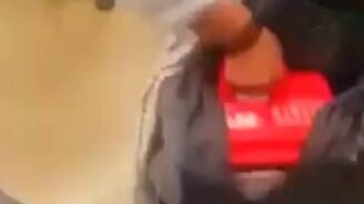 Воровка аккумуляторов - смотреть видео (0:29)