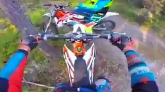 Озвучивает свой электробайк - смотреть видео (0:44)