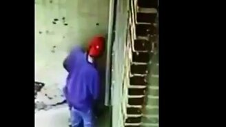 Метод борьбы с писунами - смотреть видео (1:08)