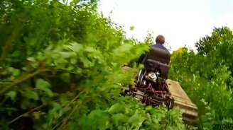 Интересный самодельный вездеход - смотреть видео (3:13)