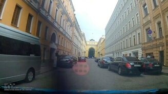 Одна из вредных привычек водителя - смотреть видео (0:25)