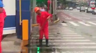 Дорожный рабочий года - смотреть видео (0:27)