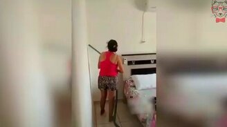 Девушки и уборка - смотреть видео (0:10)