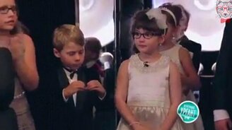 Детские способы хлопать - смотреть видео (0:06)