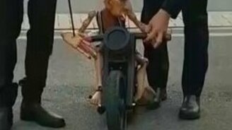 Марионетка-мотоциклист - смотреть видео (1:32)