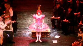 Голосистая оперная певица - смотреть видео (3:29)