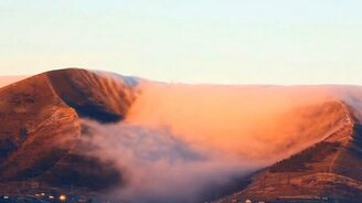 Водопад из облаков - смотреть видео (1:01)