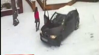 Девушка и БМВ - смотреть видео (2:01)