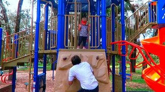 Маленькая супергероиня - смотреть видео (0:36)