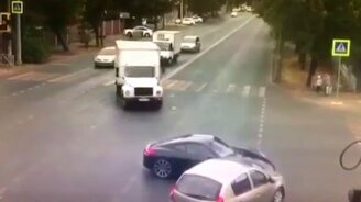 Когда спорткар купил, а управлять им не умеешь - смотреть видео (0:33)