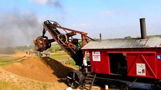 Самый большой паровой экскаватор - смотреть видео (4:14)