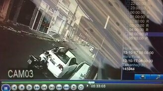 Вот это живучесть! - смотреть видео (1:04)