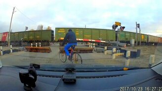 Хулиган на двух колёсах - смотреть видео (0:38)