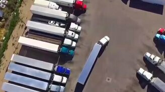 Мастер парковки фуры - смотреть видео (1:47)