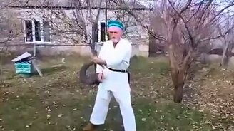 Старик с нунчаками - смотреть видео (1:16)