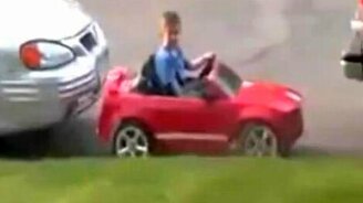 Запарковал своё авто - смотреть видео (0:23)