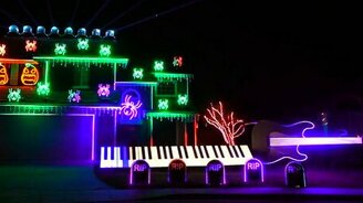 Световое представление на доме - смотреть видео (4:07)