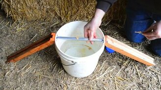 Делаем мышеловку своими руками - смотреть видео (3:36)