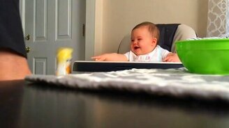 Заразительный детский смех - смотреть видео (0:41)