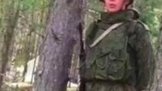 Армия научит спать стоя - смотреть видео (0:30)