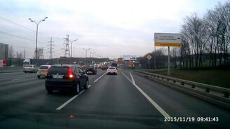 Внезапно уснул за рулём - смотреть видео (0:48)