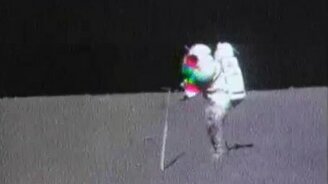 Космонавт против молотка - смотреть видео (1:16)