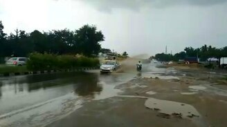 Злая шутка аквапланирования - смотреть видео (0:17)