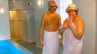 Боярский в качестве прислуги - смотреть видео (1:41)