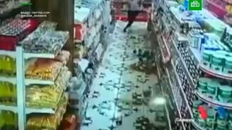 Землетрясение глазами покупателя магазина - смотреть видео (1:00)