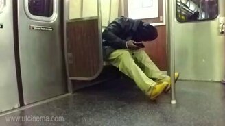 Крыса в вагоне метро - смотреть видео (1:24)