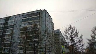 Погрузка мусора с крыши - смотреть видео (0:39)