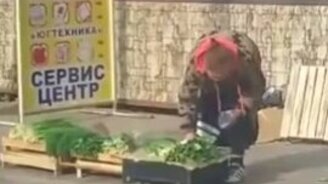 Негигиеничное орошение зелени - смотреть видео (0:51)