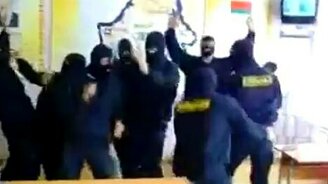 Какой на самом деле белорусский омон - смотреть видео (0:56)