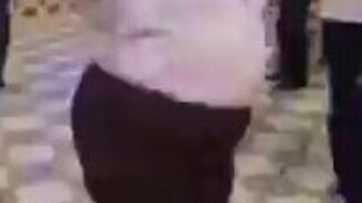 Энергичный танец толстяка - смотреть видео (0:36)