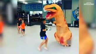 Люди, вы очаровательны! - смотреть видео (3:53)