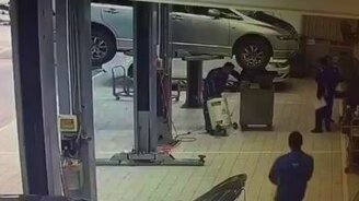 Неудача в автосервисе - смотреть видео (0:31)