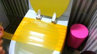 Как прочистить унитаз без вантуза - смотреть видео (2:09)